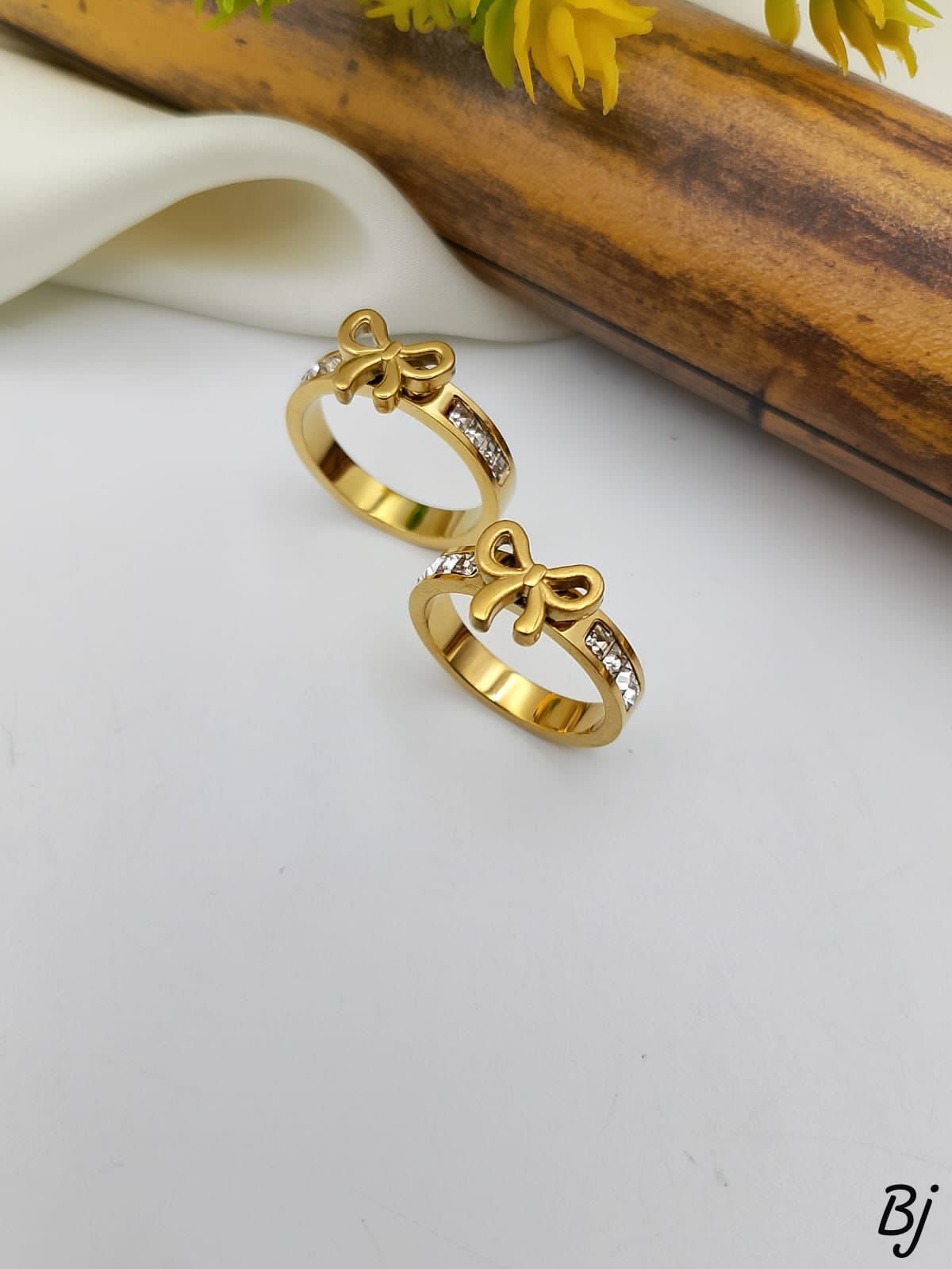 BOW RING (SILVER 925 ITALY /GOLD COATED / PAWNABLE )