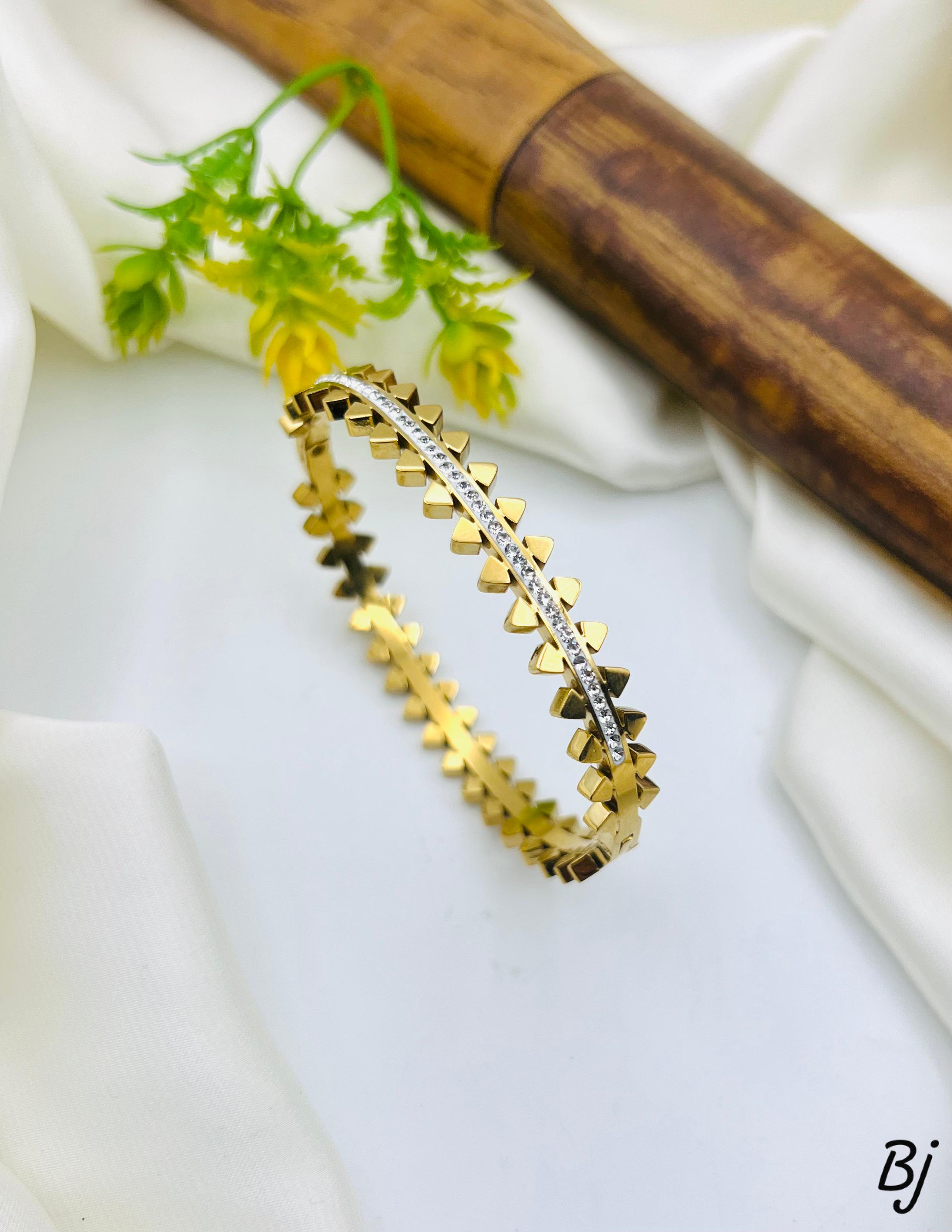 HANDCUFS FOR HER (SILVER 925 ITALY / GOLD COATED /PAWNABLE )